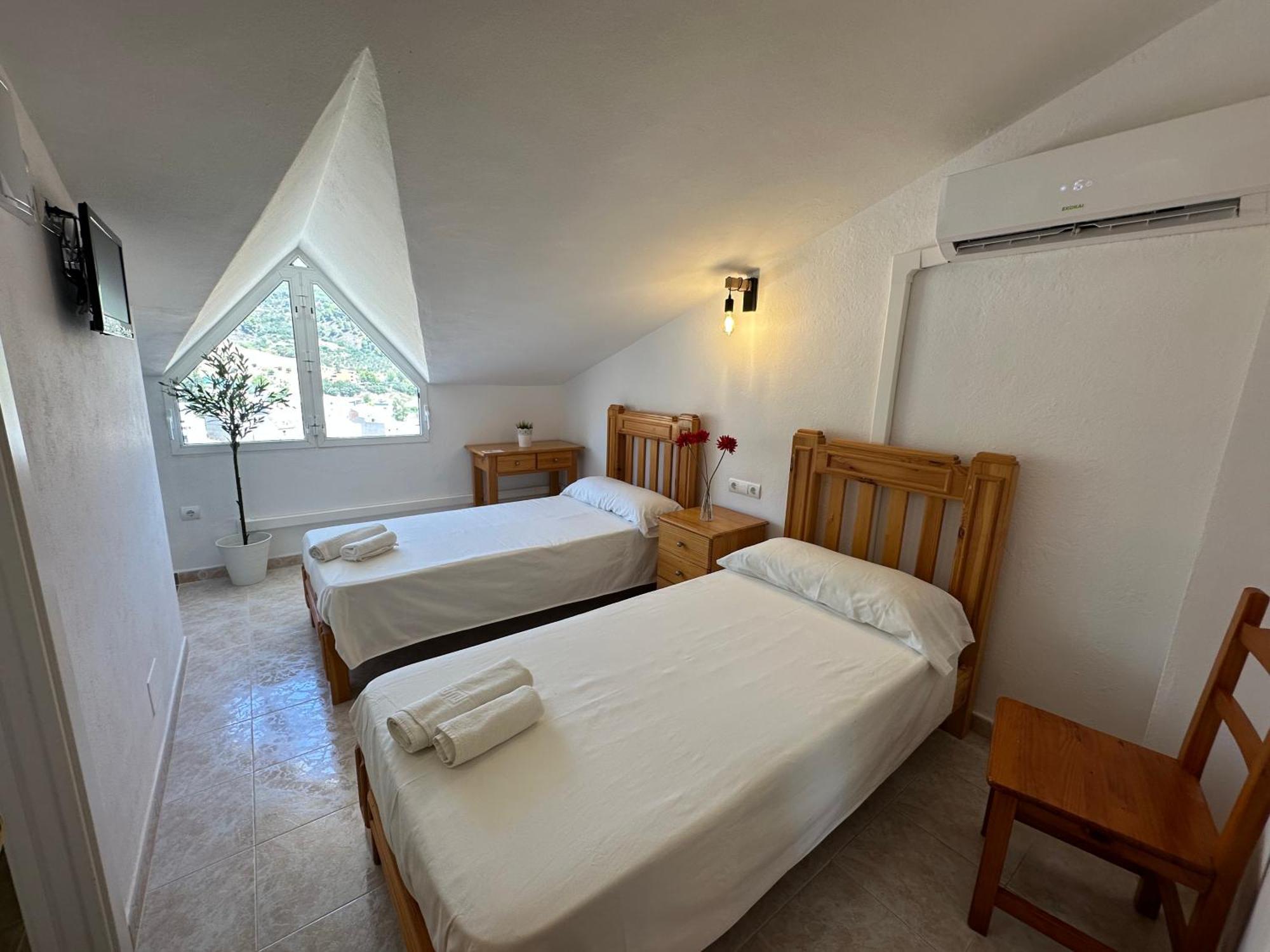 Hostal Sango Sierra De Las Nieves Alozaina Ngoại thất bức ảnh